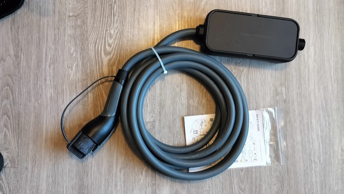 Flexible Fast Charger Model EIAC-U9KSCWPUA02 “Compatible With BMW”