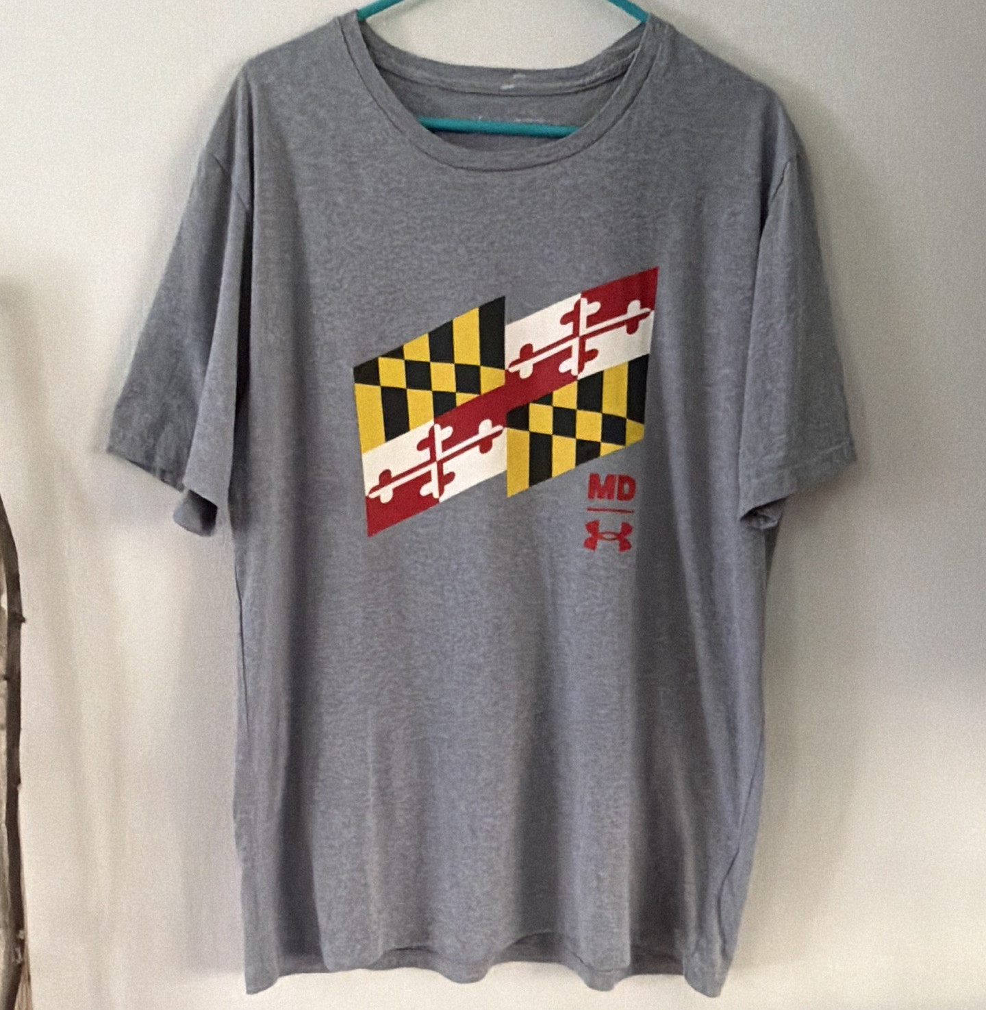Under Armour HeatGear Men’s XL Gray Knit Cotton Graphic Logo Crew Neck Tee MD