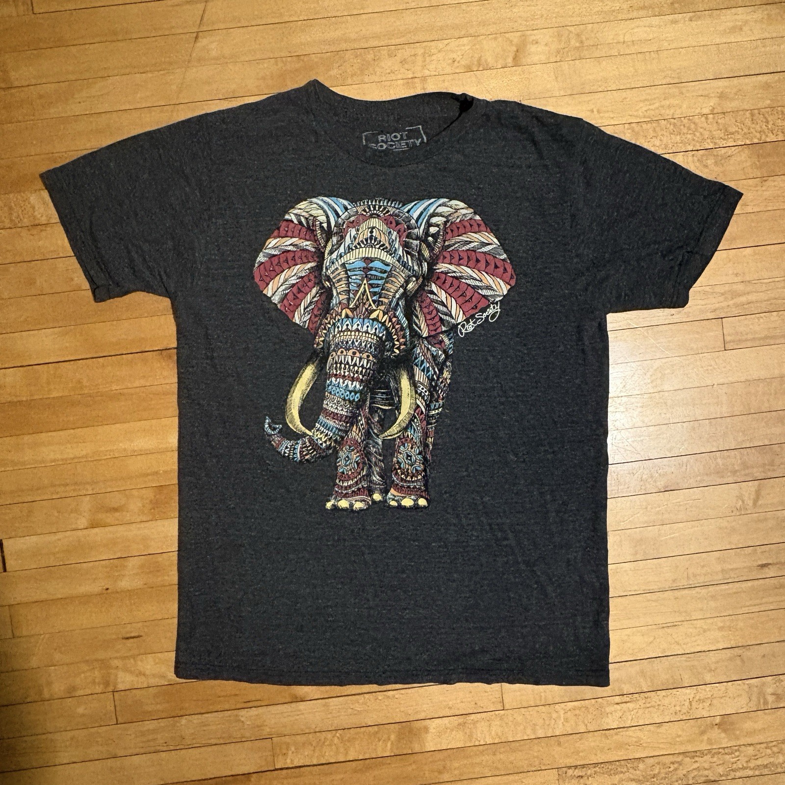 Riot Society Men’s Large Dark Gray Elephant Graphic Short Sleeve Cotton Tee