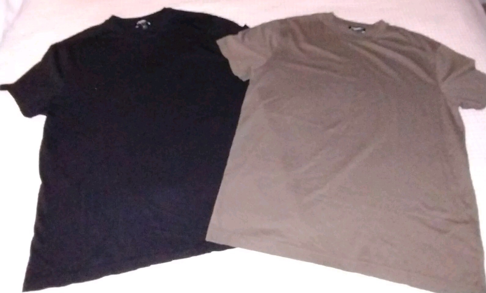 EXPRESS Mens 2 pack Solid Green & Black Pima Cotton T Shirts Size Large EUC gallery