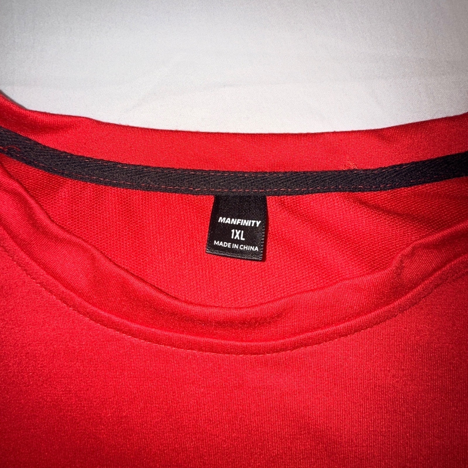 Manfinity T-Shirt Mens 1XL Red Excellent Striped Cuffs Crew Neck Sporty Tee gallery