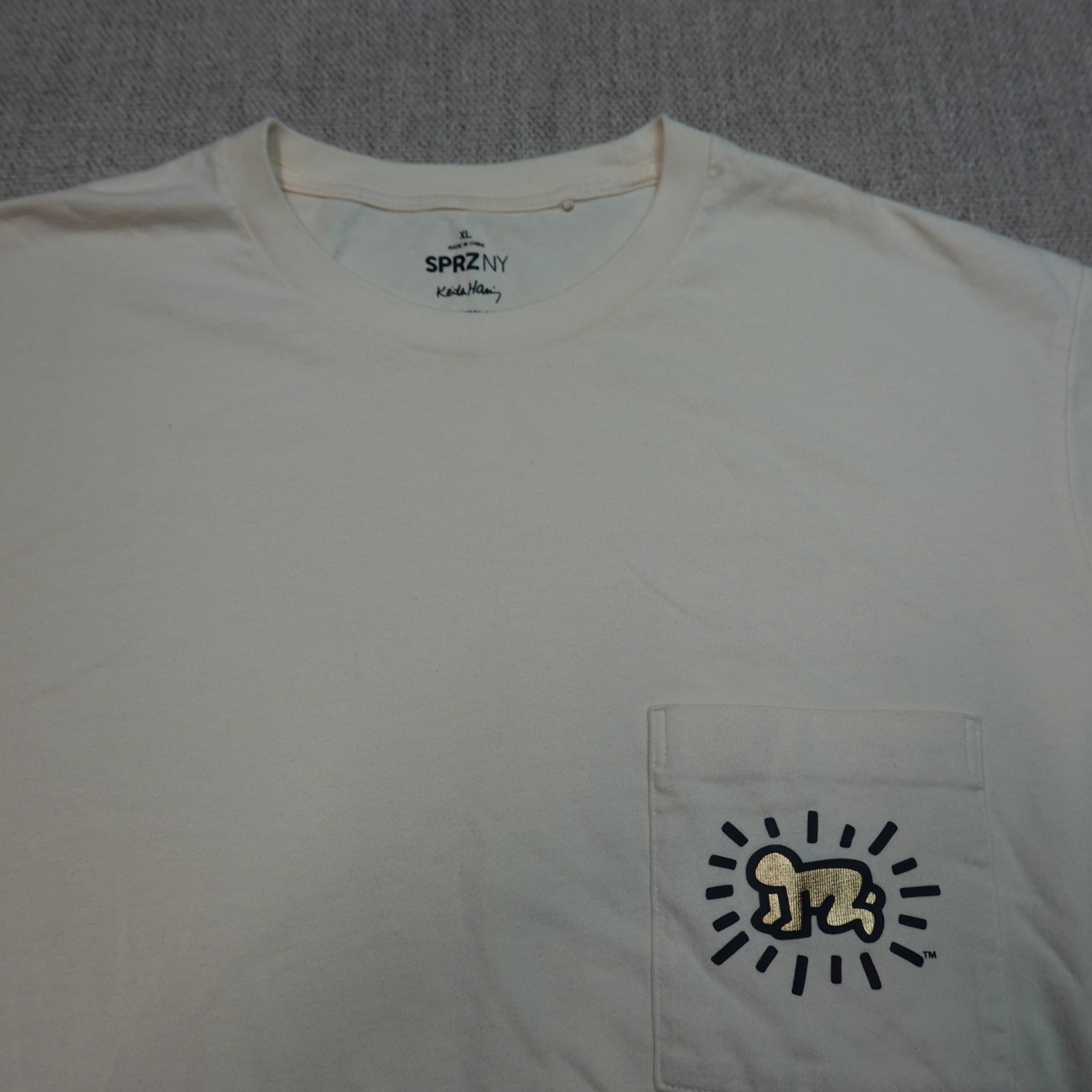 Uniqlo x Keith Haring MoMA Special Edition T-Shirt Radiant Baby Yellow Pocket XL gallery