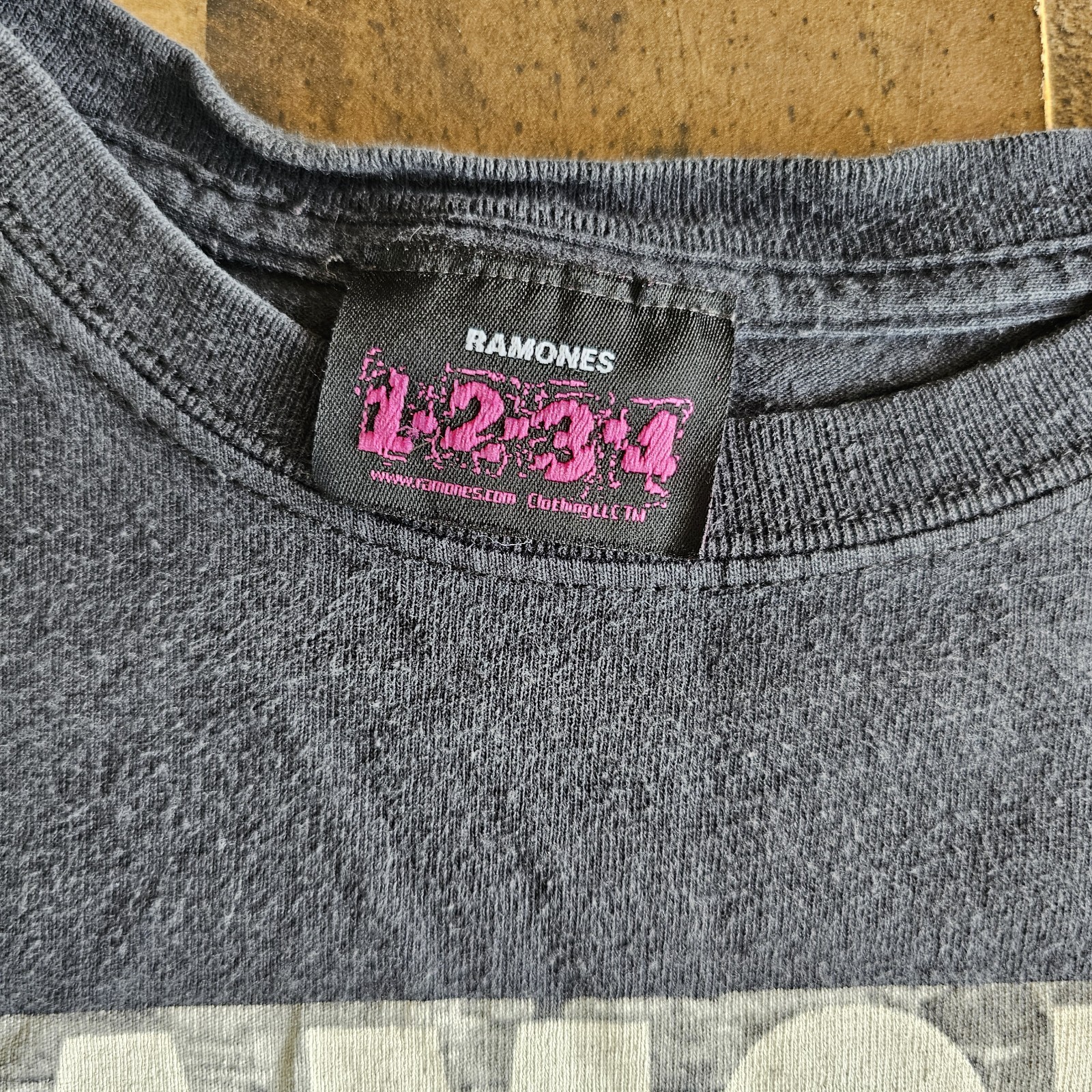 Ramones 1-2-3-4 T Shirt 1st Album gallery