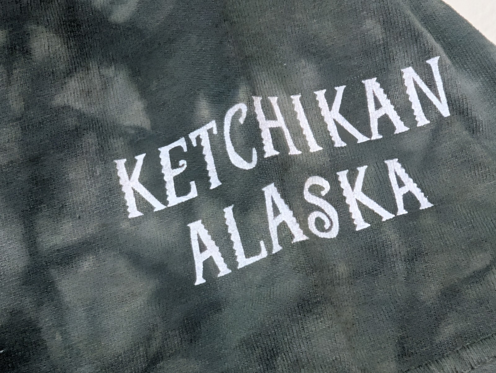 The Mountain Mens T-shirt Vintage Green Totem Pole Leather Tag 2XL #6124 gallery