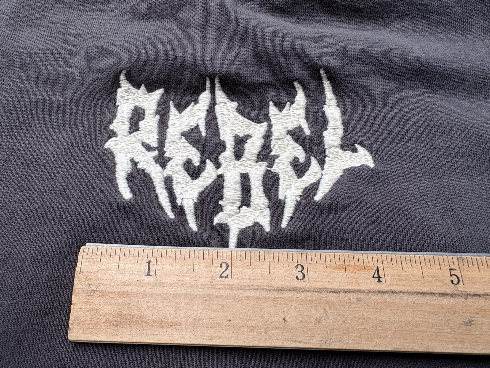 Rebel Vengeance Men's LARGE Embroidered Text Japanese Skull Warrior Motif gallery