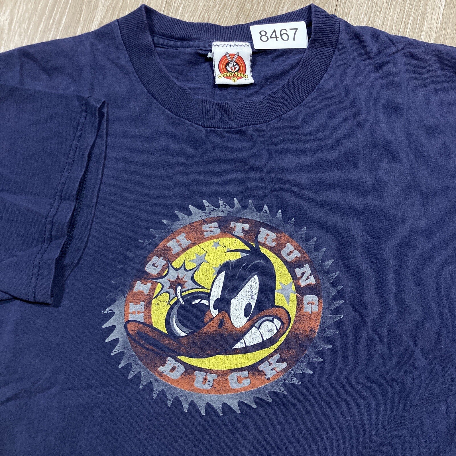 Looney Tunes Shirt M 90s 00s Y2k Daffy Duck Bomb High-strung Cartoon Tee gallery