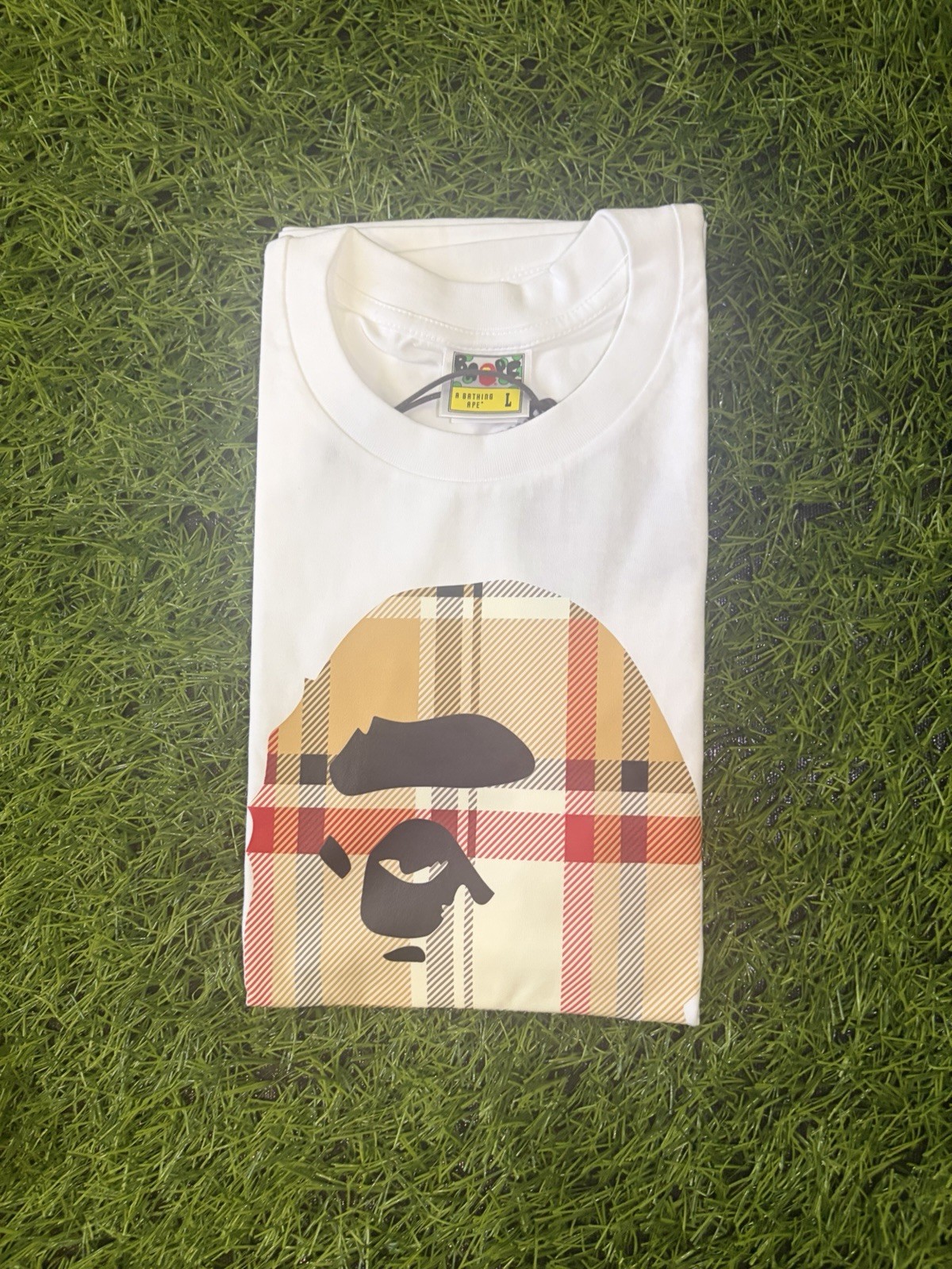A Bathing Ape BAPE Men’s White Graphic Logo Print Crew Neck T-Shirt Size L gallery