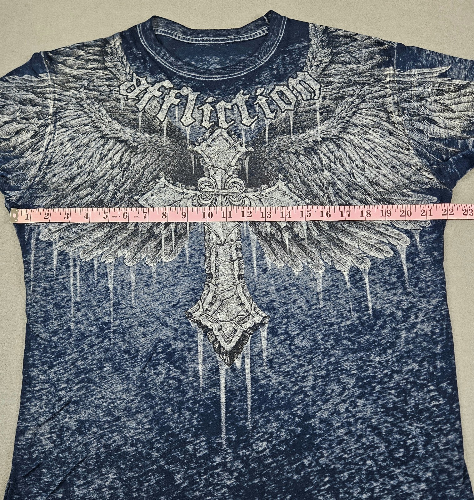 Affliction Shirt Mens Size L Blue Distressed Paper Thin Cross Wings Biker Y2K gallery