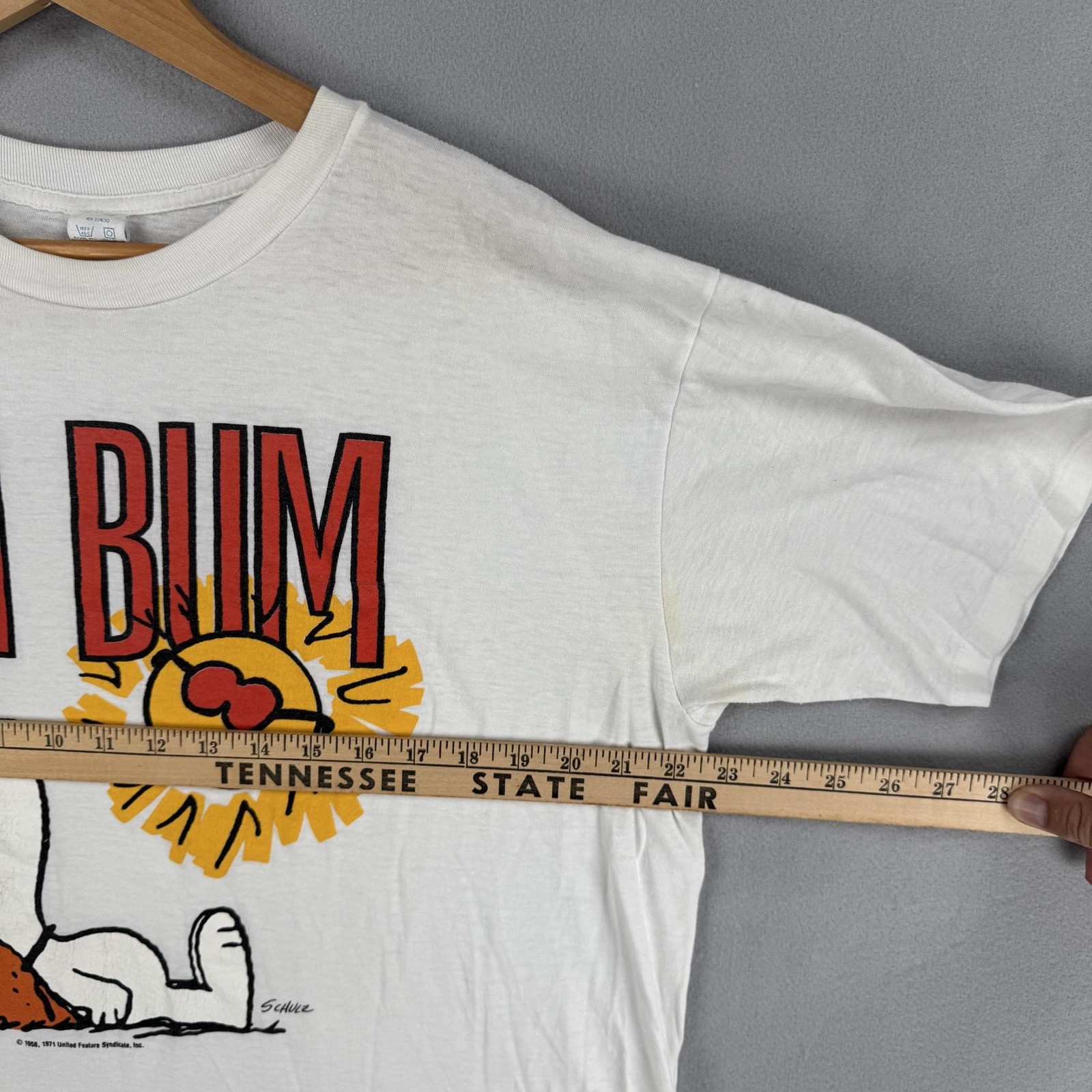 Vintage Snoopy Shirt Size XL White Short Sleeve Sun Bum Artex Peanuts USA 70s gallery