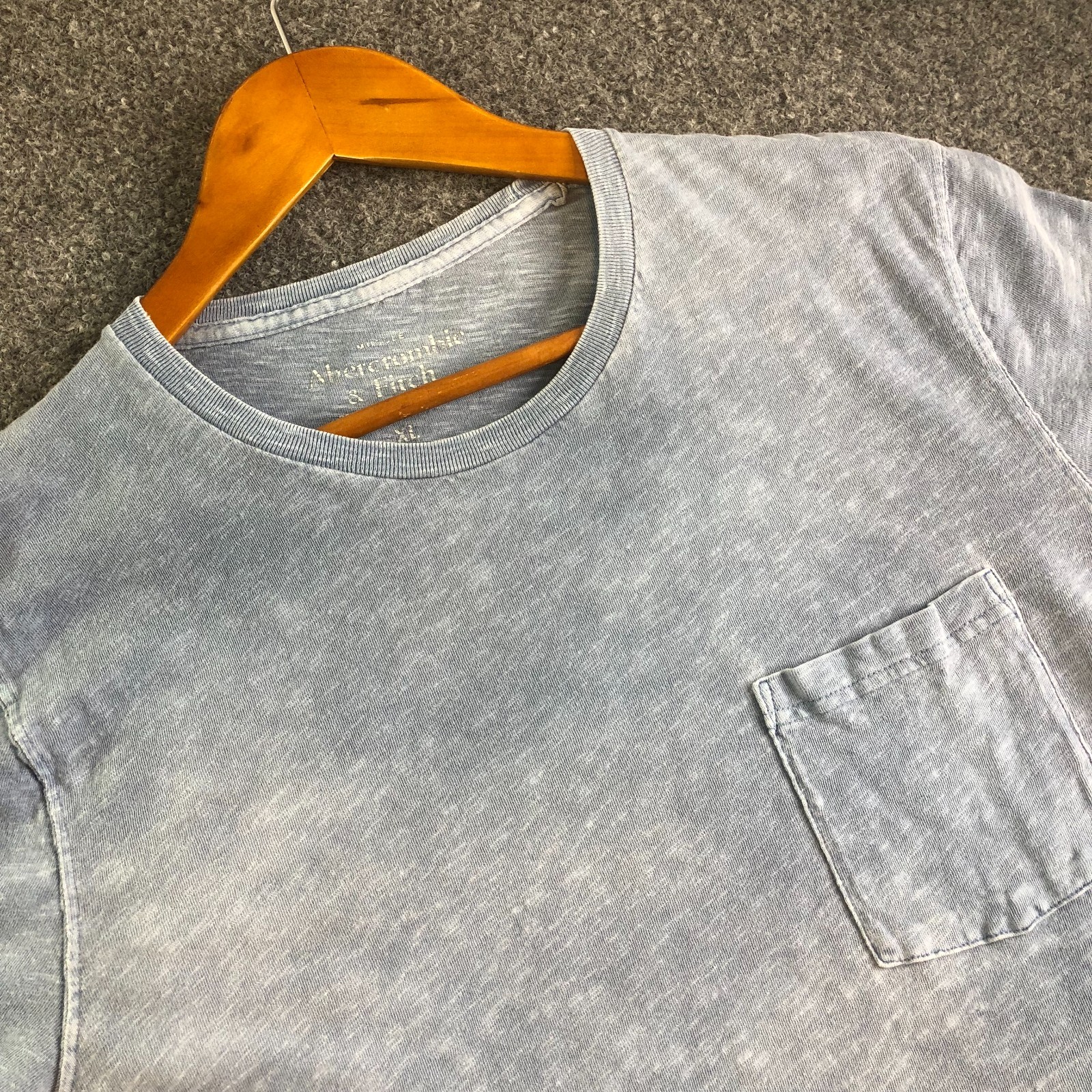 Abercrombie Fitch Muscle Pocket T-Shirt Mens XL Heather Sky Blue Everyday gallery