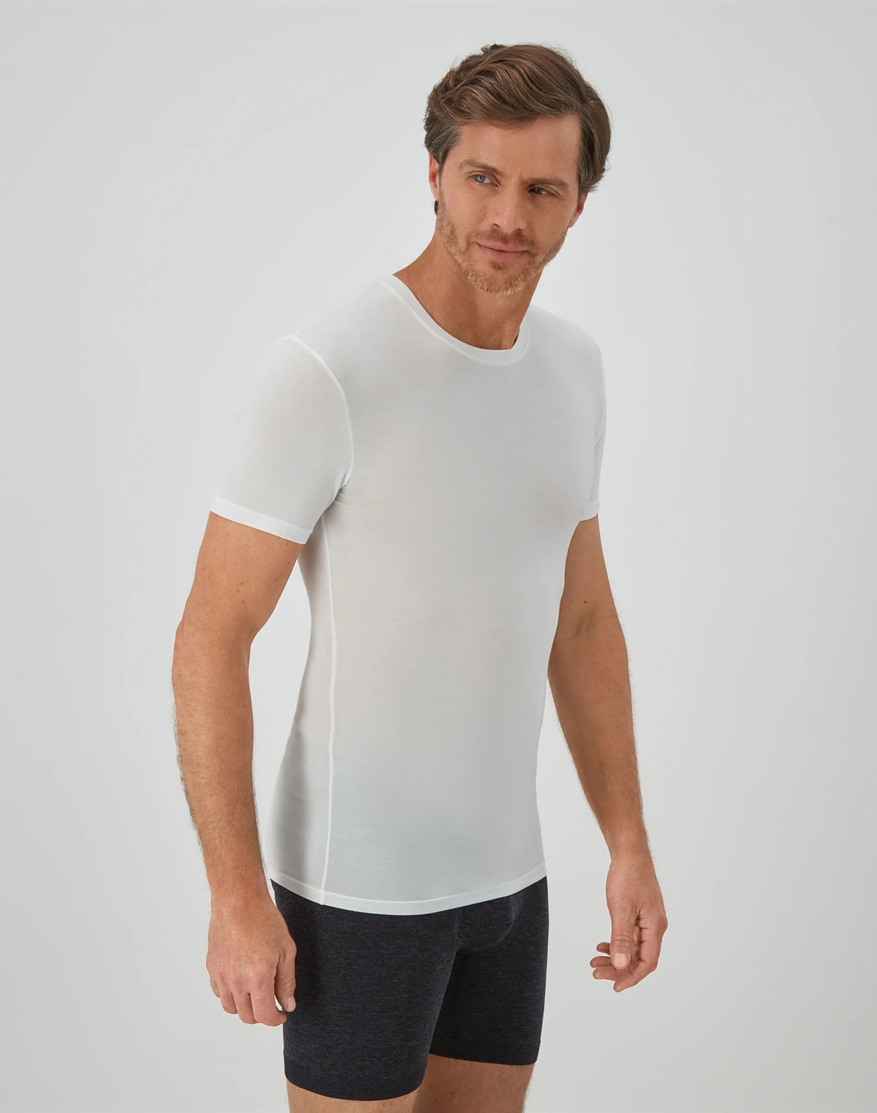 Hanes Perfect Flex Men's Tee, White Crewneck Undershirt, 1-Pack gallery
