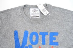 KID DANGEROUS GRAY LARGE USA VOTE PEACE SIGN POLITICAL PATRIOTIC TSHIRT NWT NEW
