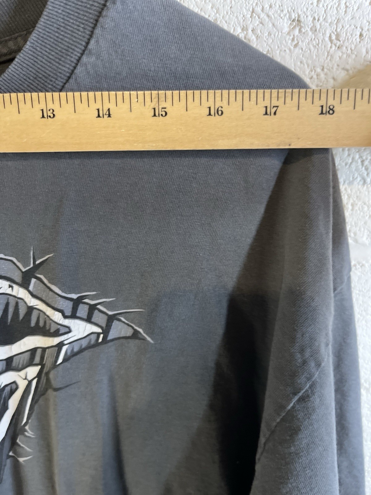 Vintage Y2K Famous Stars and Straps T-shirt Men’s Size XL Grey Graphic Logo gallery