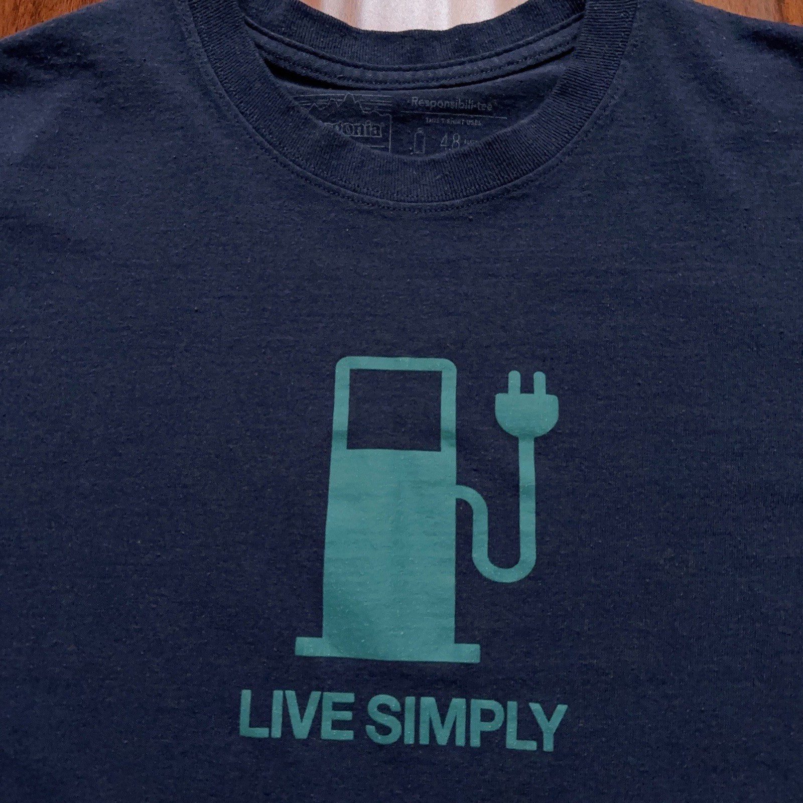 Patagonia T-Shirt Mens Size M Short Sleeve Crewneck Regular Fit Live Simply Blue gallery