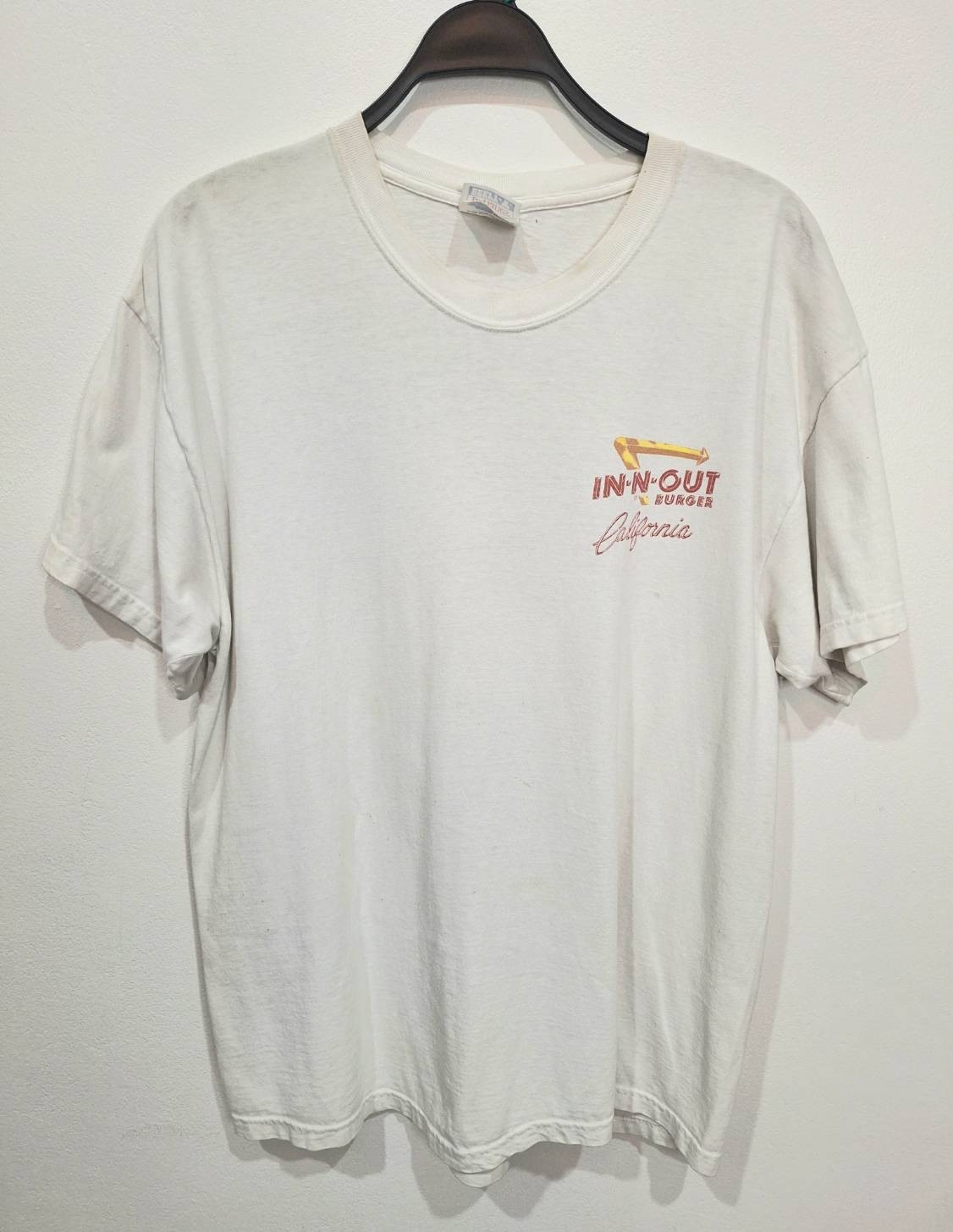 VINTAGE IN N OUT BURGER T SHIRT MENS L WHITE 100 COTTON 2001 GRAPHIC TEE gallery