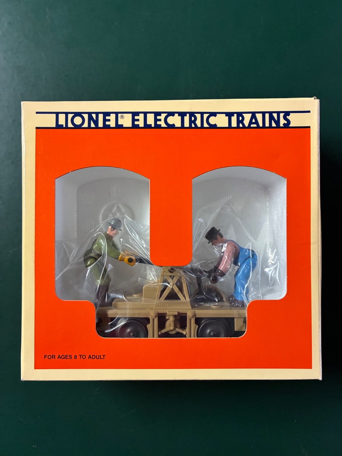Lionel 6-18429 O Operating Handcar with Railroad Workers EX/Box
