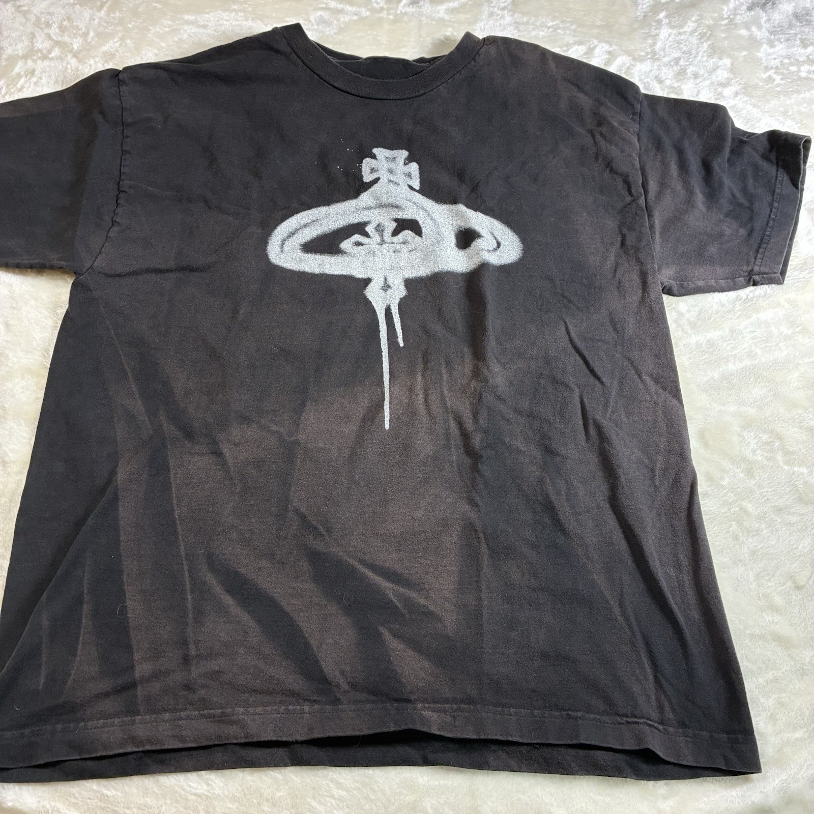 Vivianne Westwood Spray Orb Design DISTRESSED T Shirt NO TAG
