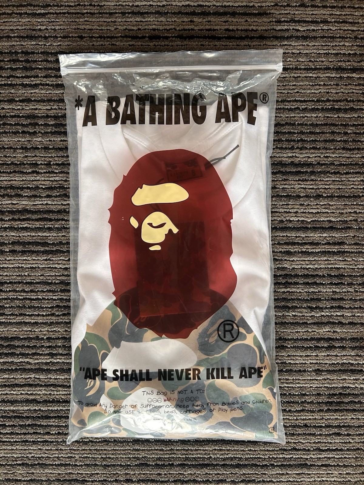 A Bathing Ape Men's Graphic Print Logo Camouflage White T-Shirt S gallery