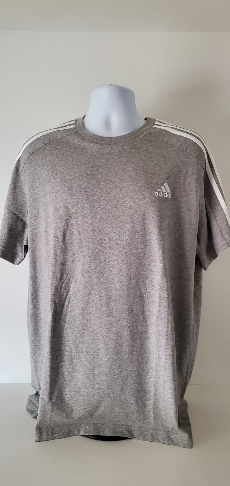 Adidas Sportswear Essentials 3-Stripes Men’s Tee, Medium Gray Heather, Size: XL