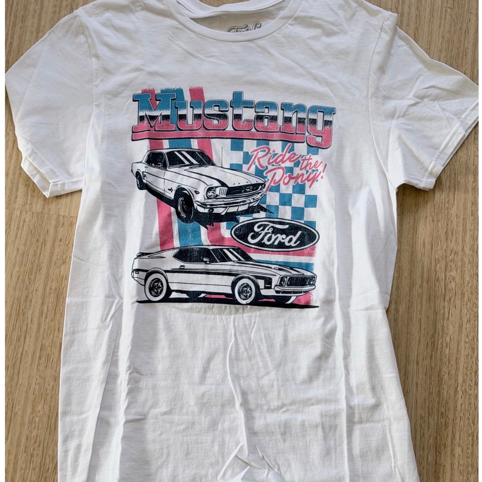 Mustang T-shirt Tee Luv Ford Cotton White Small Graphic Crew Neck gallery