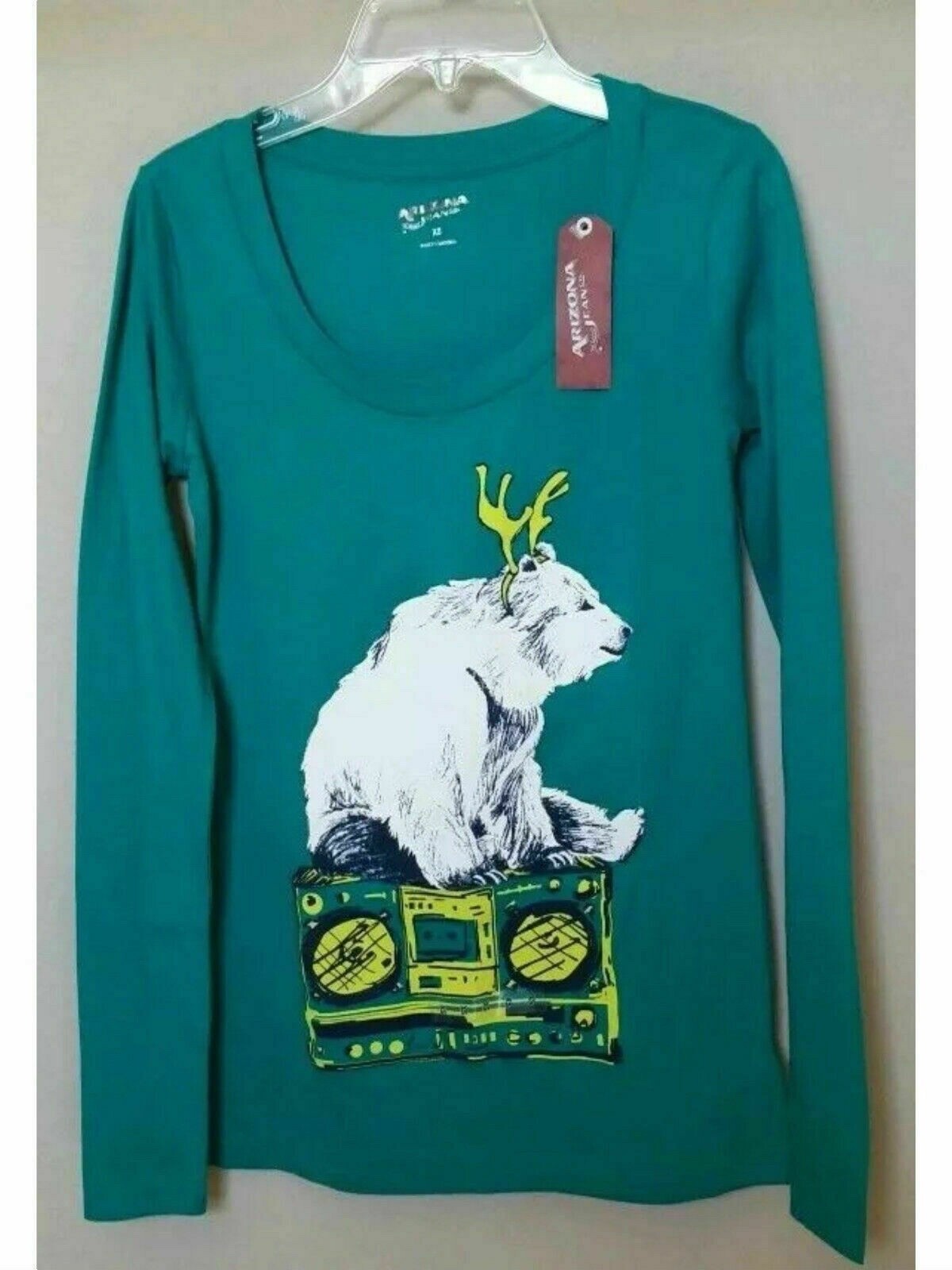 Junior’s Size L, CHRISTMAS SCREEN PRINT TEE Polar Bear Long-Sleeve T-Shirt (O-1)