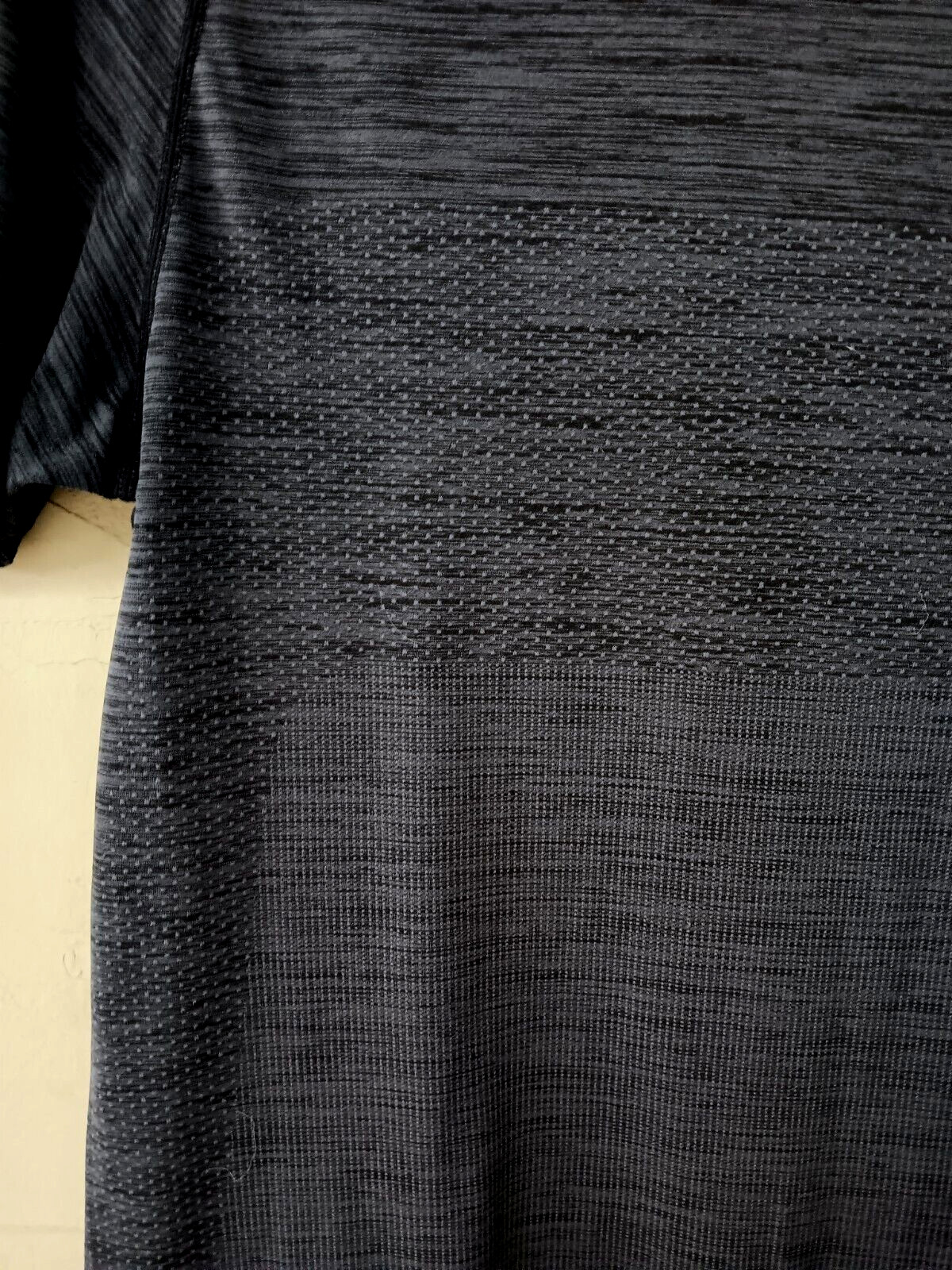 Zella Man's Seamless Gray T Shirt Small gallery