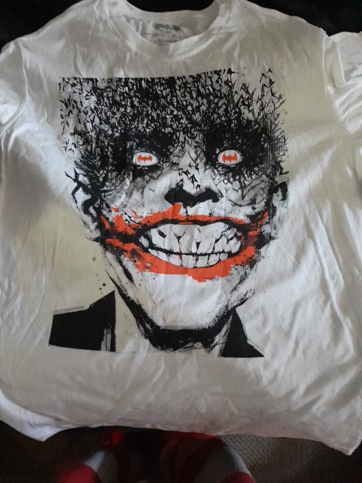 New Mad Engine Batman The Joker Tshirt Size S(34-36) gallery