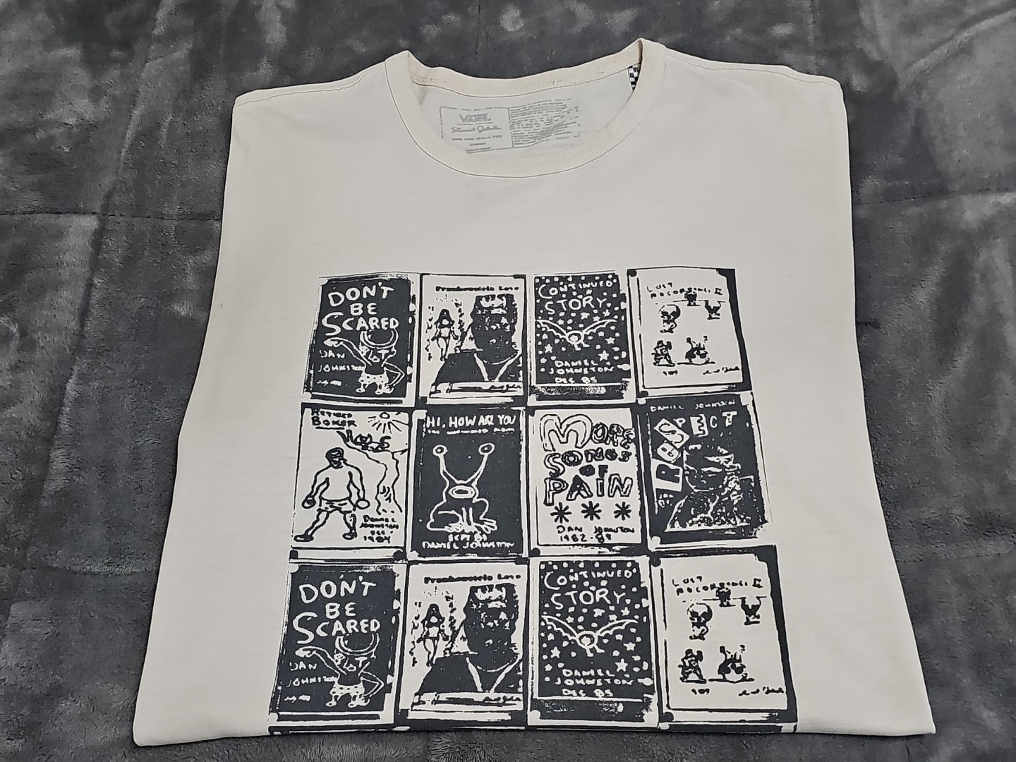 Vans x Daniel Johnston Hi How Are You Outsider Music Art Beige Shirt SZ Medium gallery
