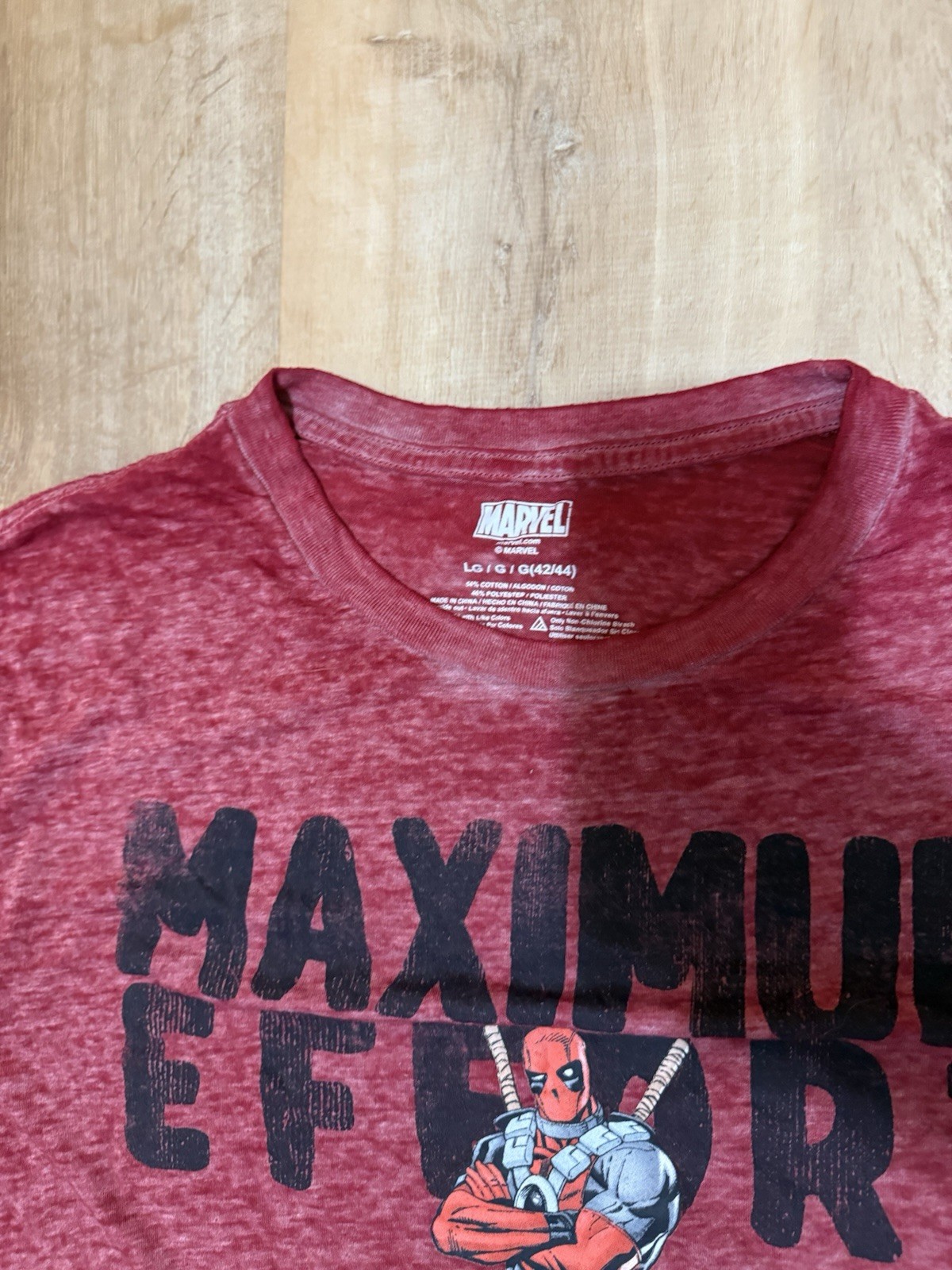 Deadpool "Maximum Effort" Marvel Studios Tshirt Red Size L Large Graphic gallery
