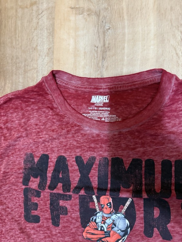 Deadpool "Maximum Effort" Marvel Studios Tshirt Red Size L Large Graphic gallery