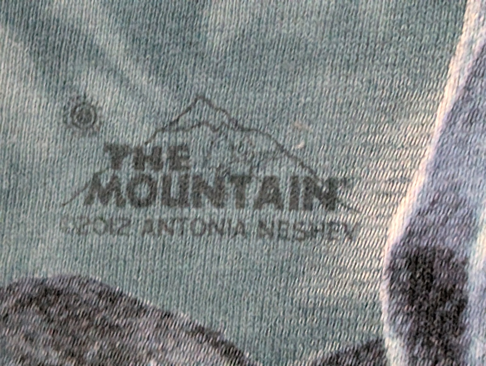 The Mountain Mens T-shirt Blue "Midnight Wolf" Retired Logo XL #6026 gallery