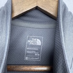 The North Face Half Zip Pullover Men’s Medium Gray Flashdry Outdoor Running Logo