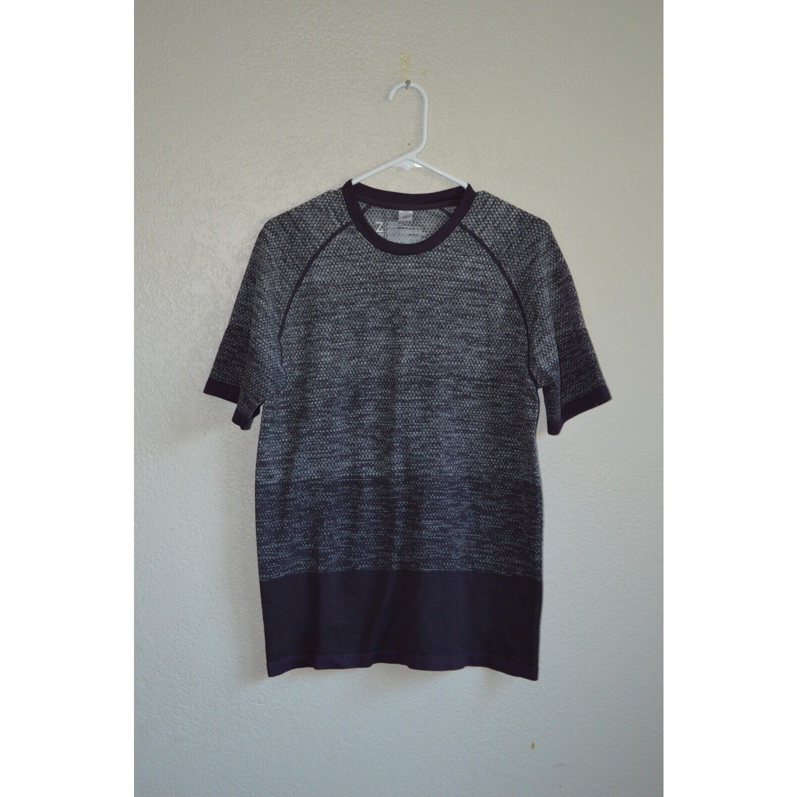 Zella Men's Small Gray Purple Ombre Textured Stretch T-Shirt Athletic Zella S gallery