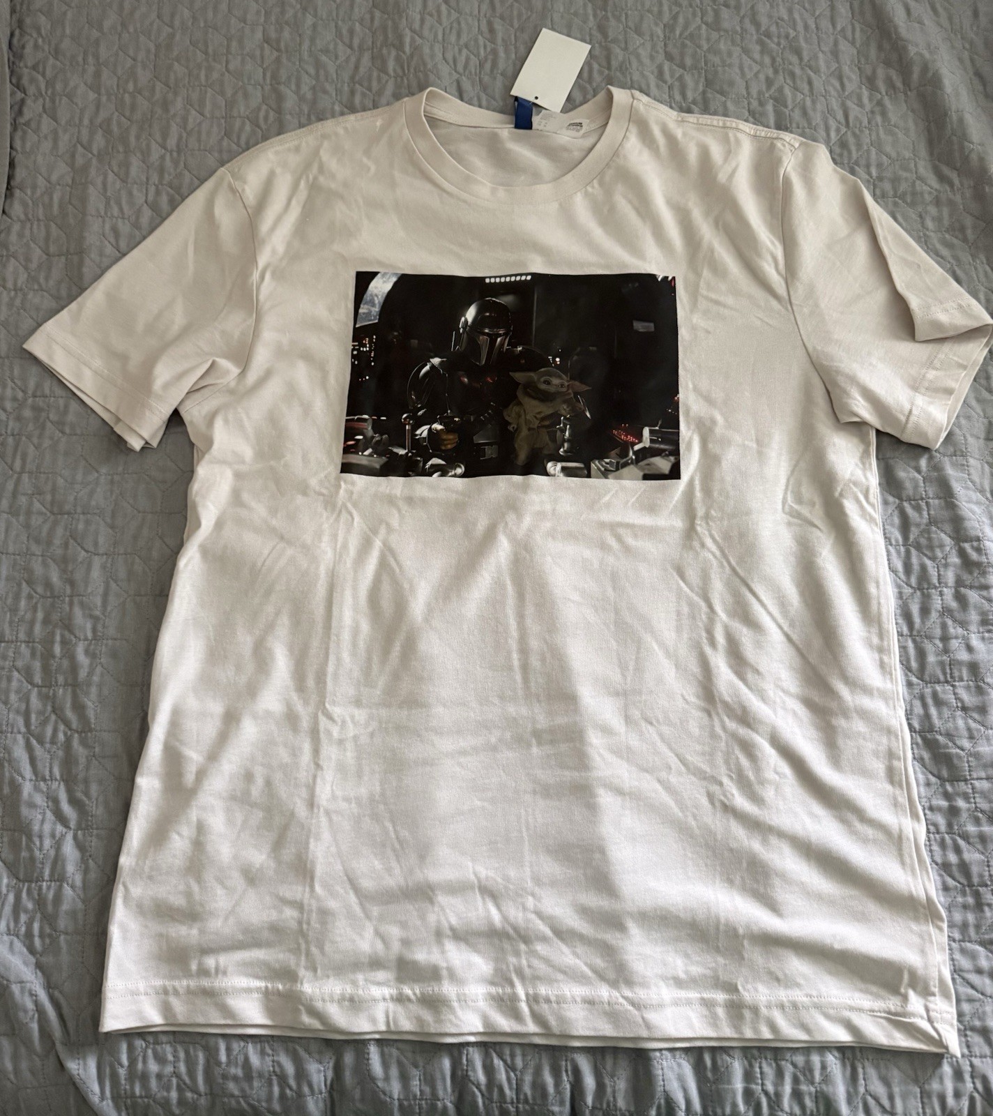 H&M Star Wars Baby Yoda T-Shirt- BNWT- Size Medium gallery