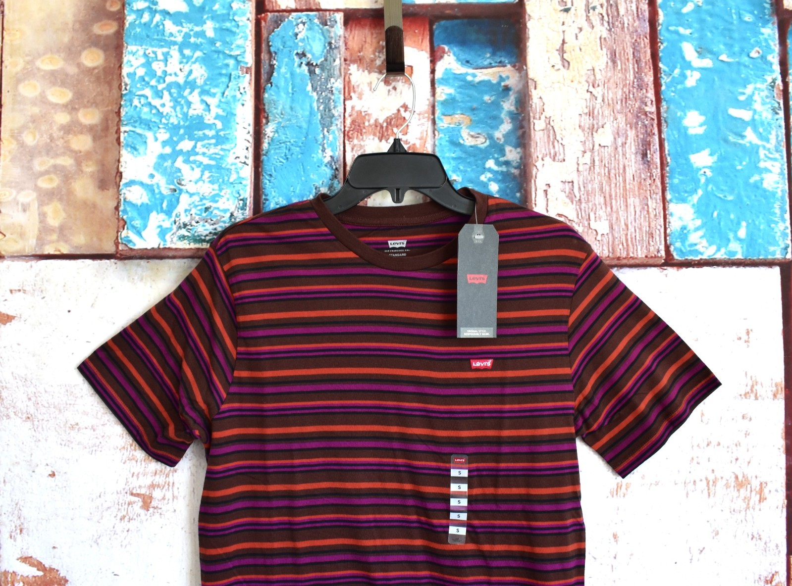 Men's Levi's Classic Housemark Short Sleeve T-Shirt SMALL Chicory Coffee NEW gallery