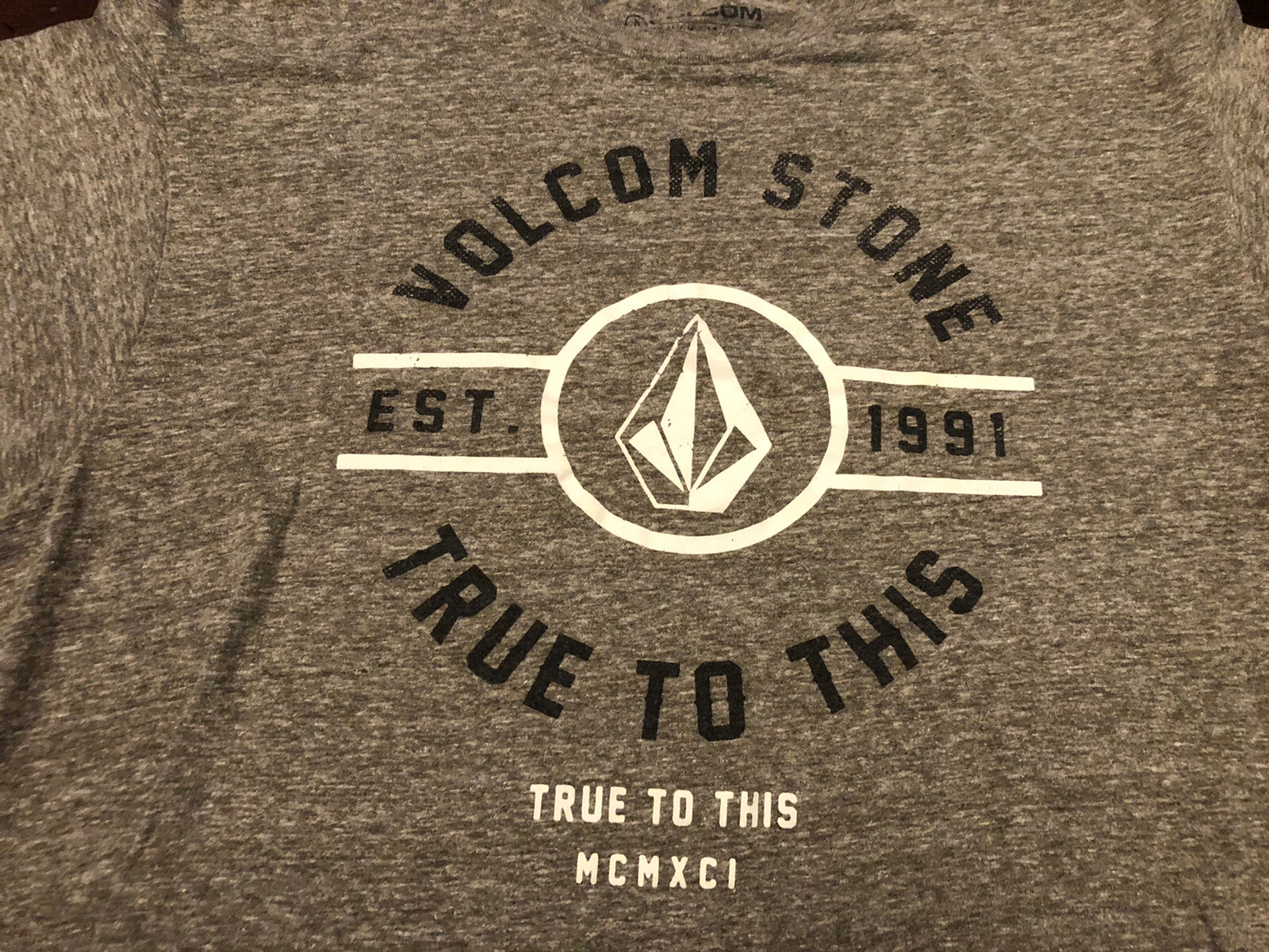 VOLCOM STONE TRUE TO THIS T Shirt (Graphic Tee) Gray- Size medium- Pre-owned gallery