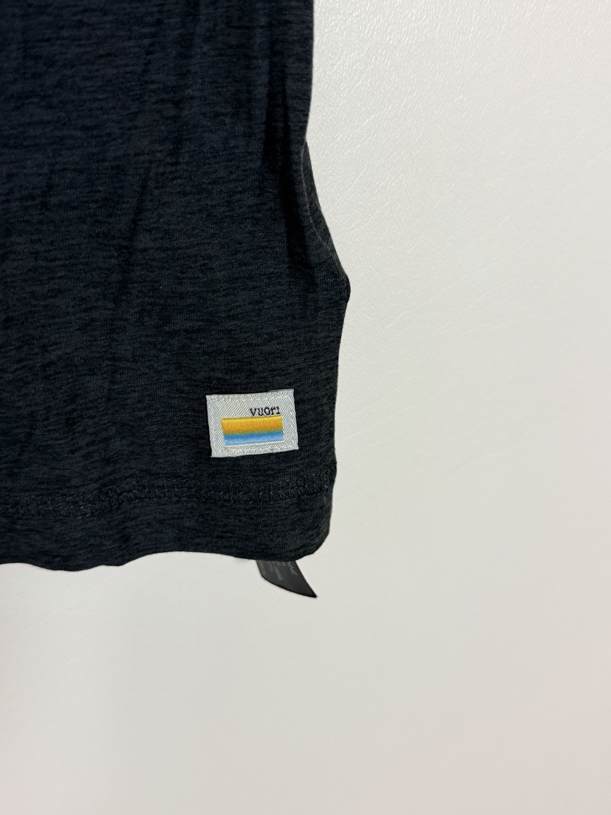 Vuori Men's Strato Tech Crew Neck T-Shirt Size L RETAIL $58 Gray #246 gallery