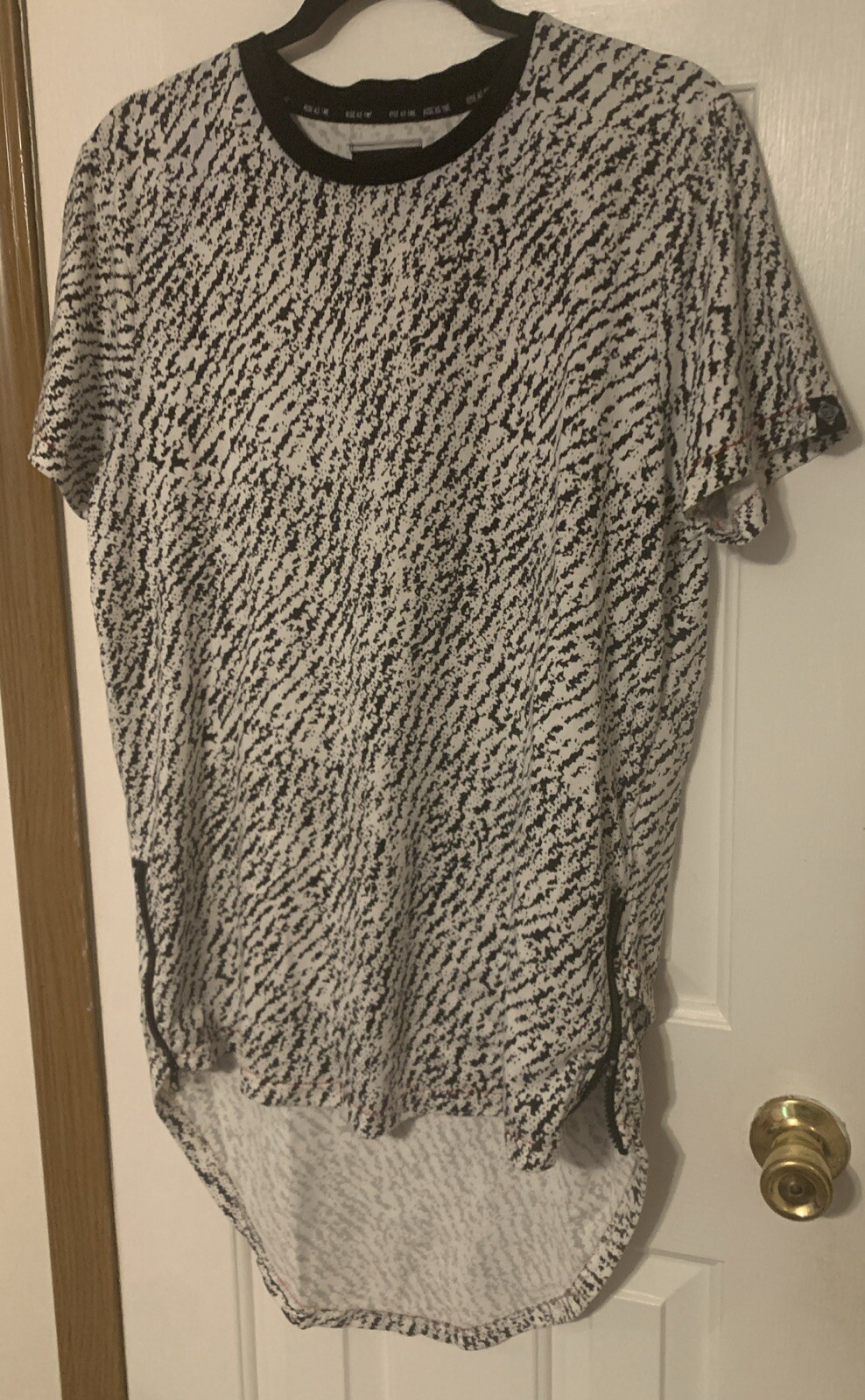 RISE AS 1NE White/Black Shirt w/Zippers High Low Shirt Medium Item #1161 gallery