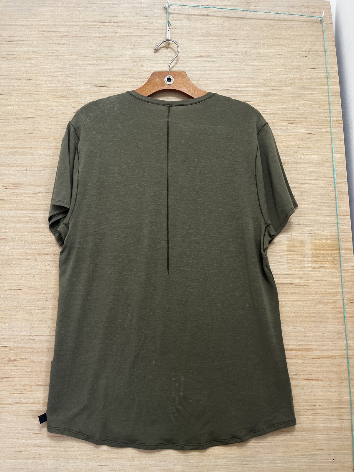 Lululemon Shirt Mens Medium Green Utility Pocket Zipper Tee Athletic Casual gallery