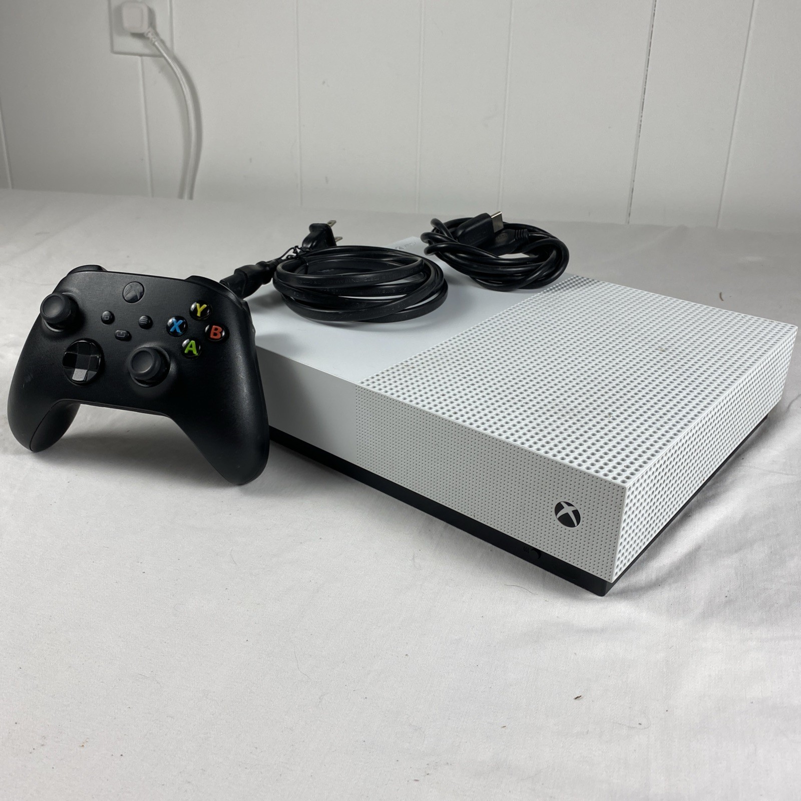 Xbox One S 1TB Console With Controller and All Cables – Tested Working