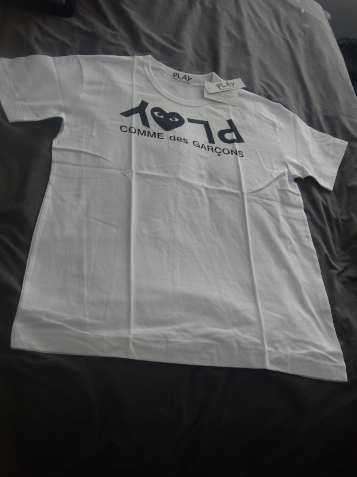 Comme Des Garcons Play Men’s Inverted Play Logo White T Shirt Size Large, NWT