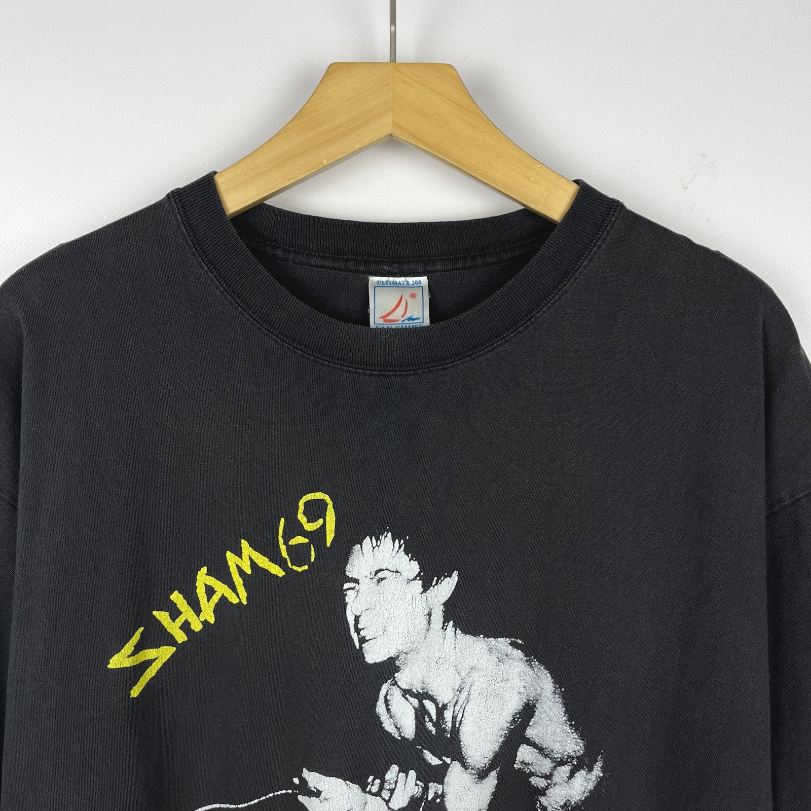 Vintage Sham 69 Punk Rock Band Short Sleeve T Shirt 2003 Size XL Faded Black 00s gallery