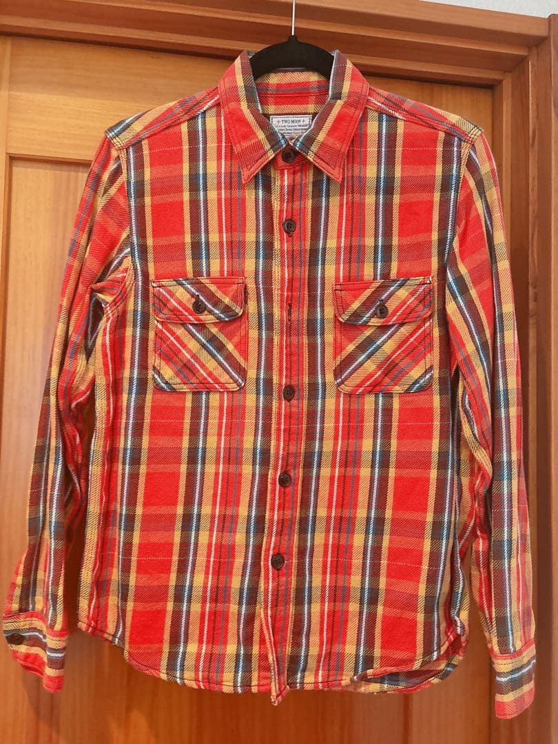 Two Moon Check Flannel Shirt M – Missing One Button