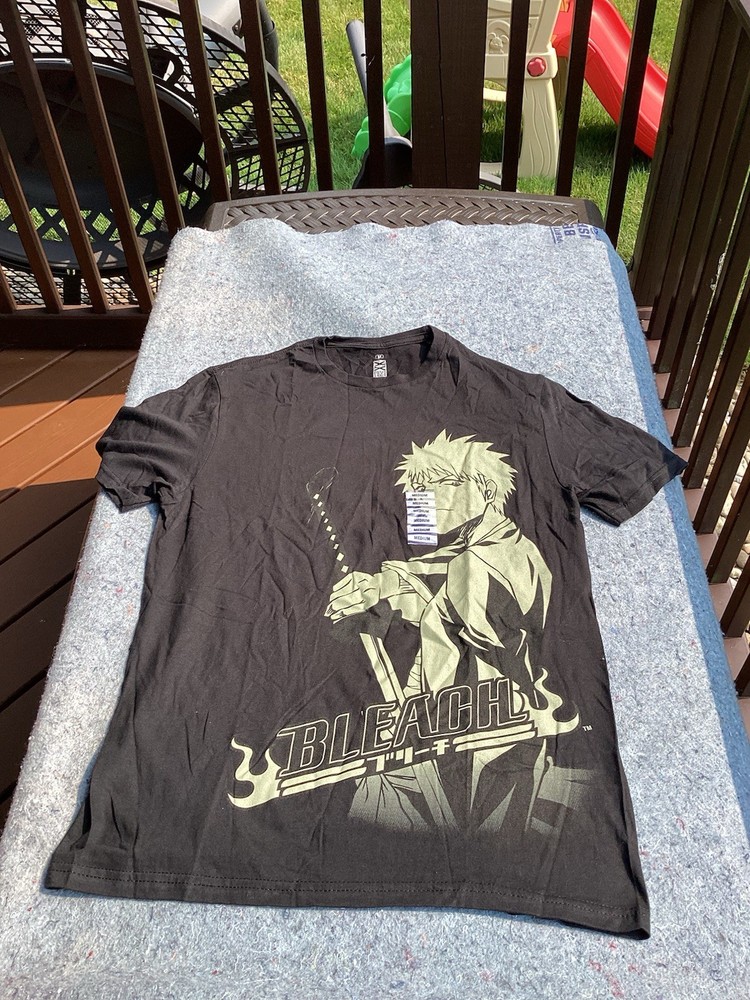 20th Anniversary Bleach Ichigo Kurosaki Unisex Medium T-Shirt Ripple Junction