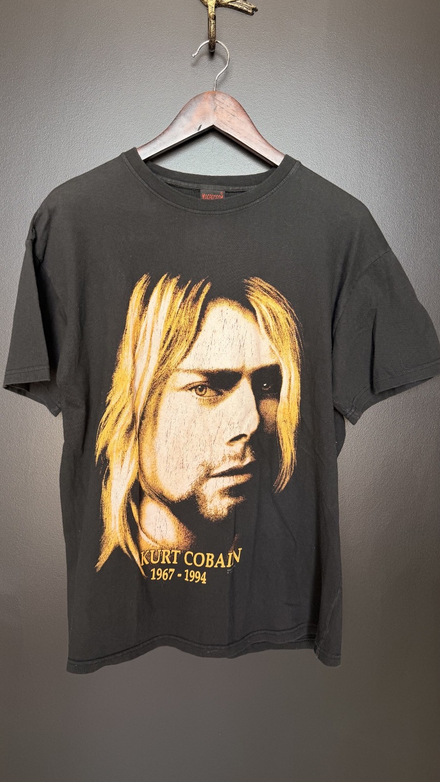 Vintage 90s Kurt Cobain Memorial T-Shirt Euro Bootleg, Macrocosm, Wolf Back, XL