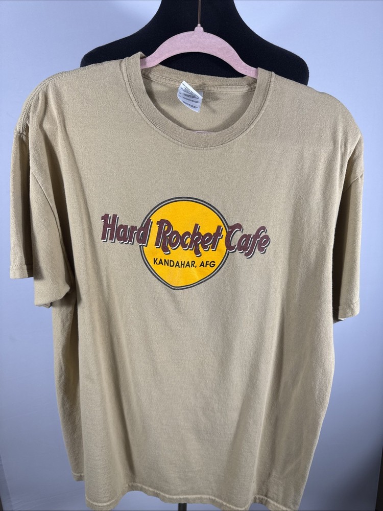 HARD ROCKET CAFE Kandahar Afghanistan Men’s Tan T Shirt Large