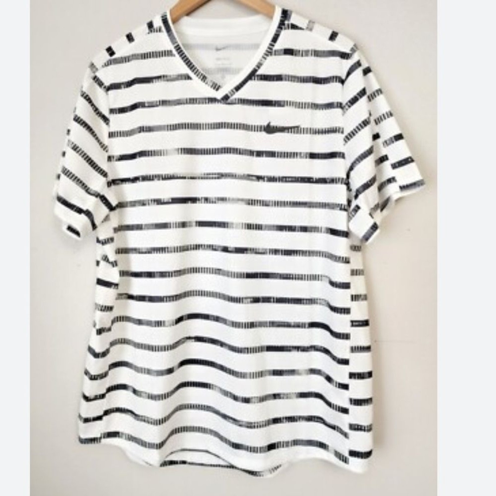 Nike Men's White and Black Striped Short Sleeve Tee gallery