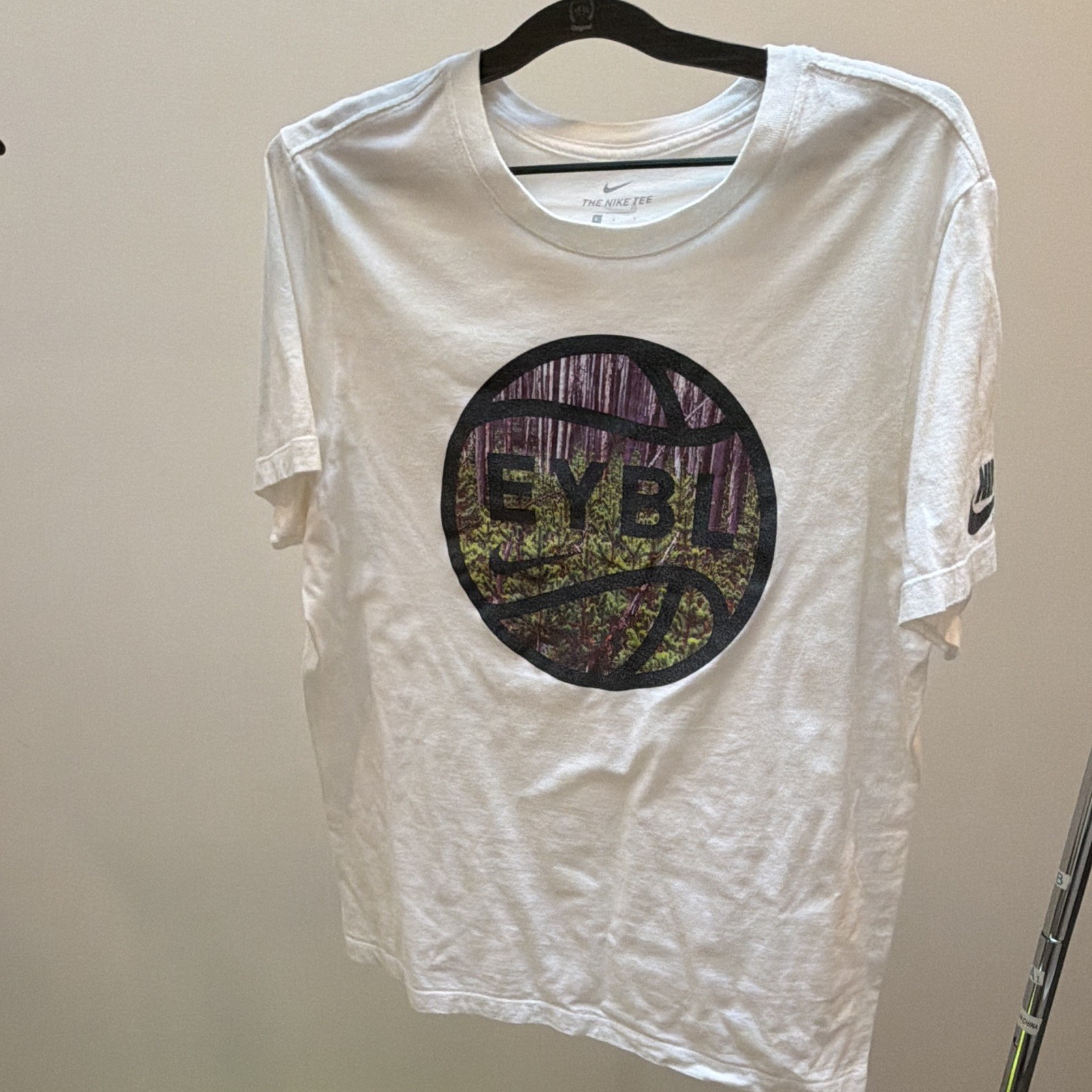 Nike EYBL Basketball Dri Fit T Shirt White Graphic Tee Men’s Size L Rare gallery