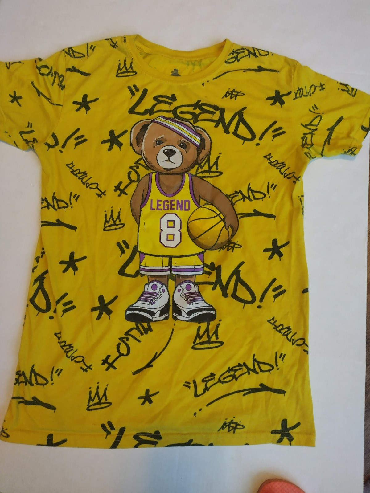 KOBE BRYANT #8 LEGEND Tee Shirt Bear Legend Yellow Size Small
