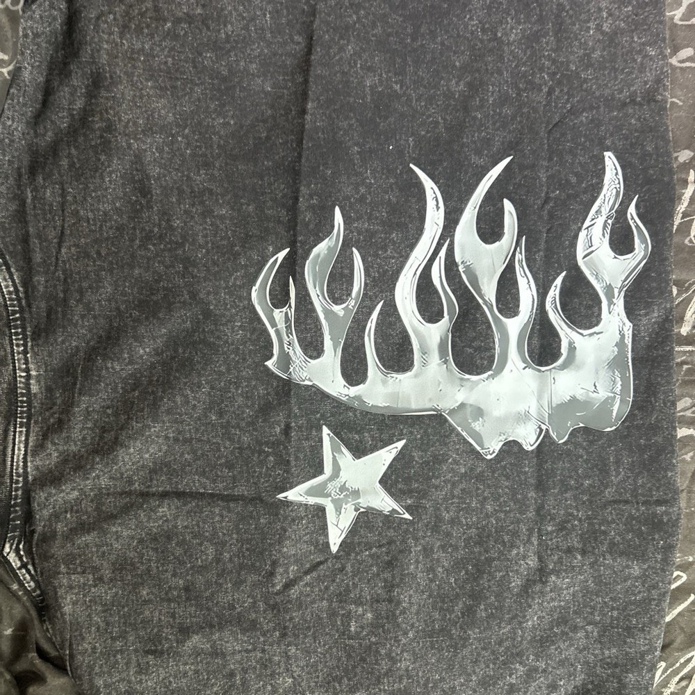 Never worn Hellstar Shirt L